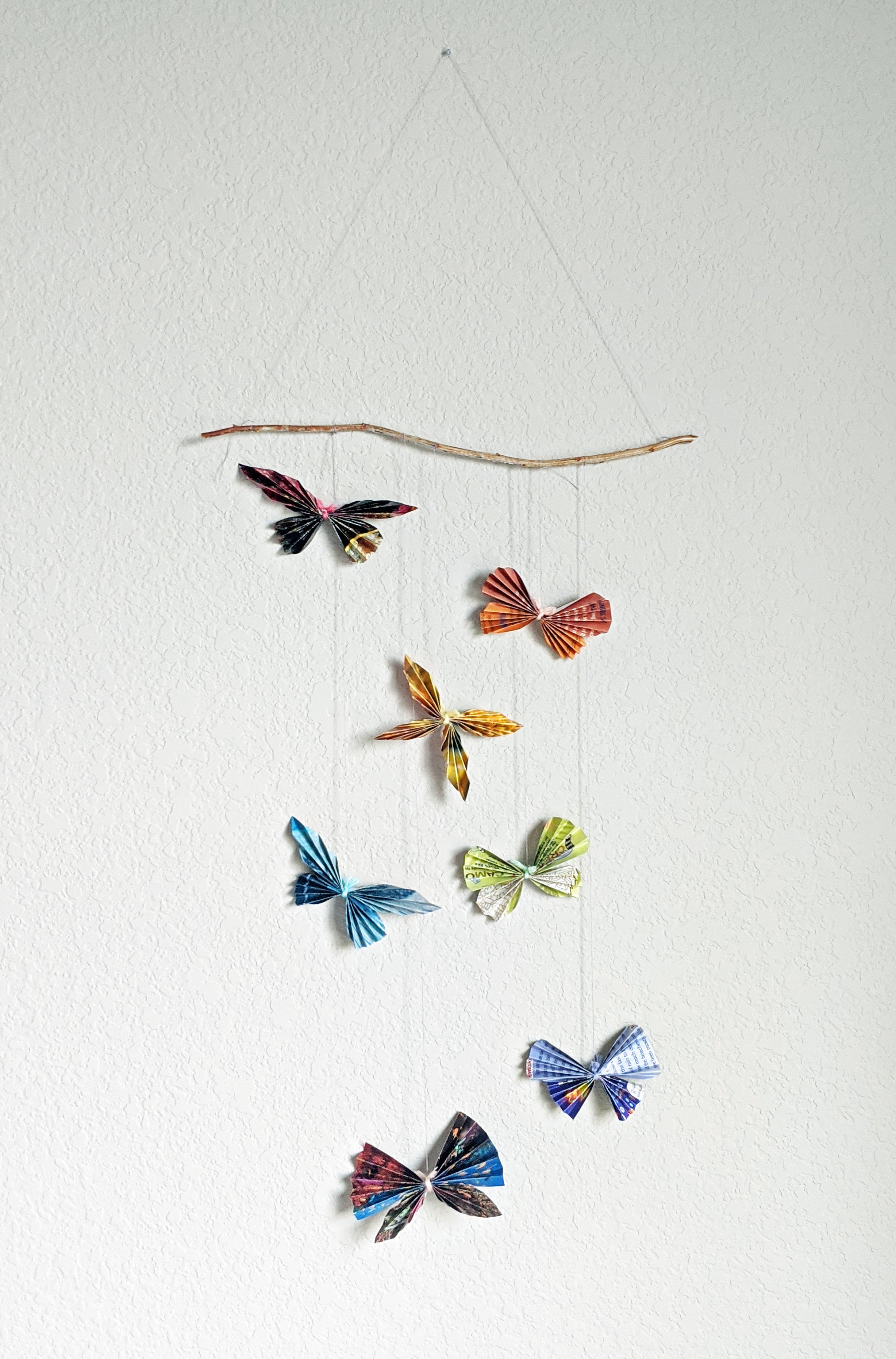 Mama's Little Muse: Quick Butterfly Craft from magazine pages