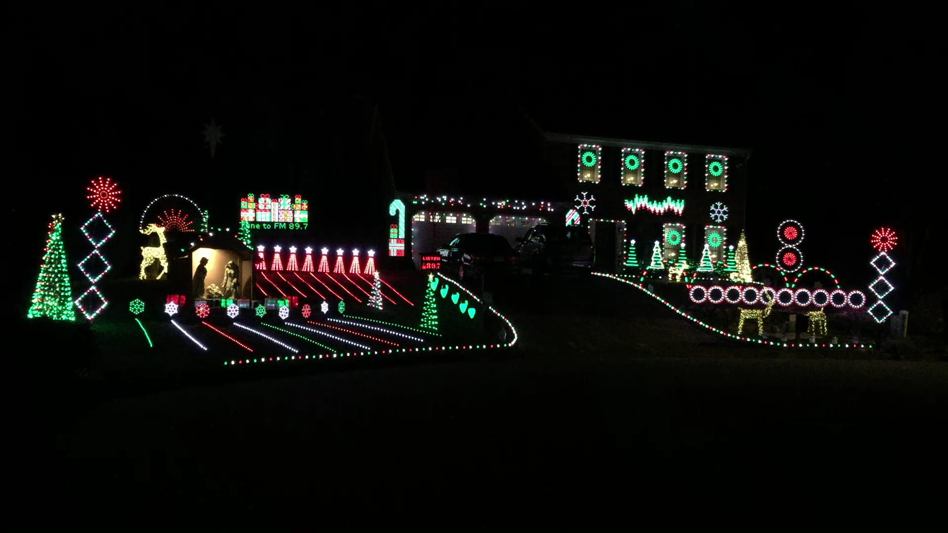 FREE LOCAL NEIGHBORHOOD CHRISTMAS LIGHT SHOWS Macaroni KID