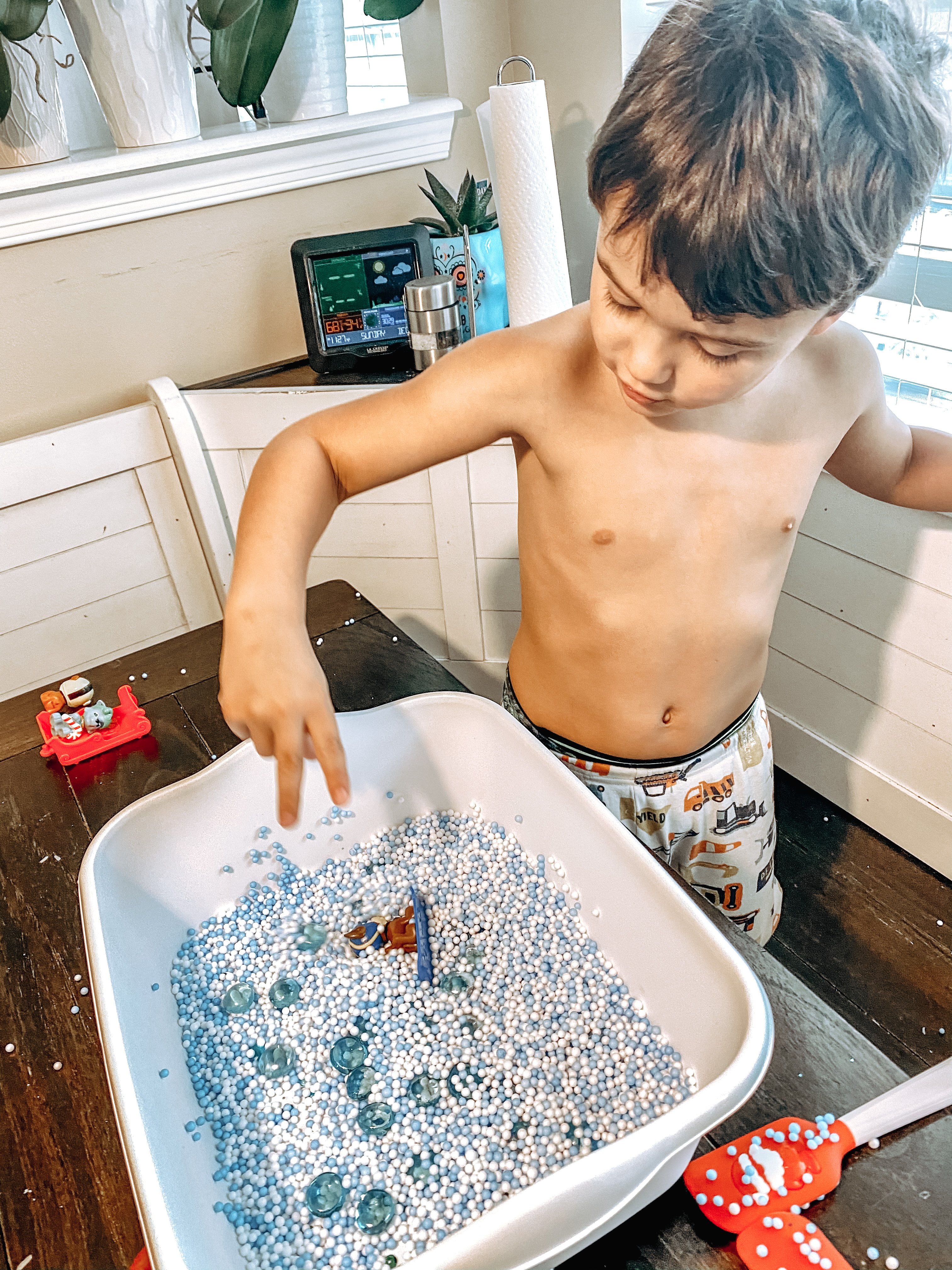 DIY Winter Sensory Bin Activity for Your Kids - Mama Likes This