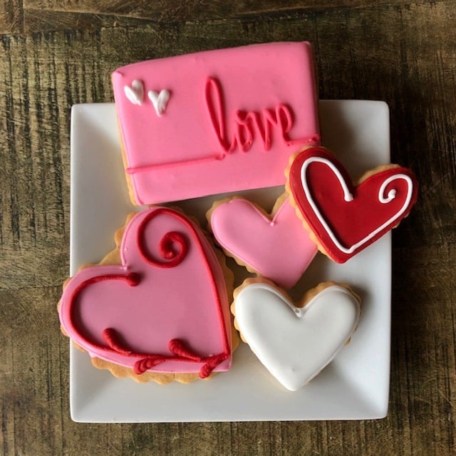 Affordable Alternative: Heart-shaped Dutch Oven in Pink, Perfect for  Valentine's Day