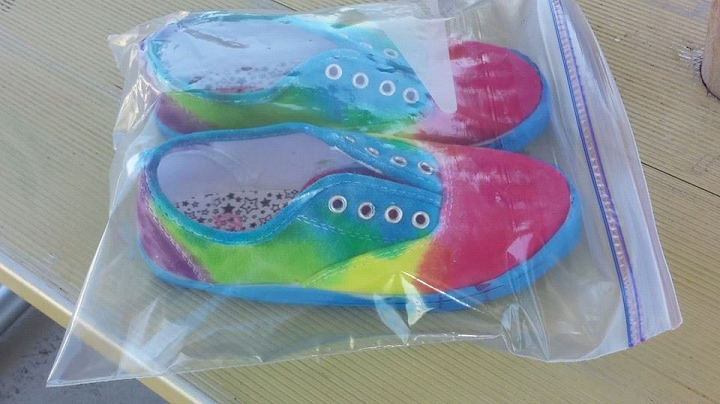 SUPER EASY kids shoes tie dye DIY! – oh yay studio – Color +