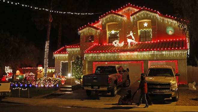 Upland Families Christmas Lights Photos