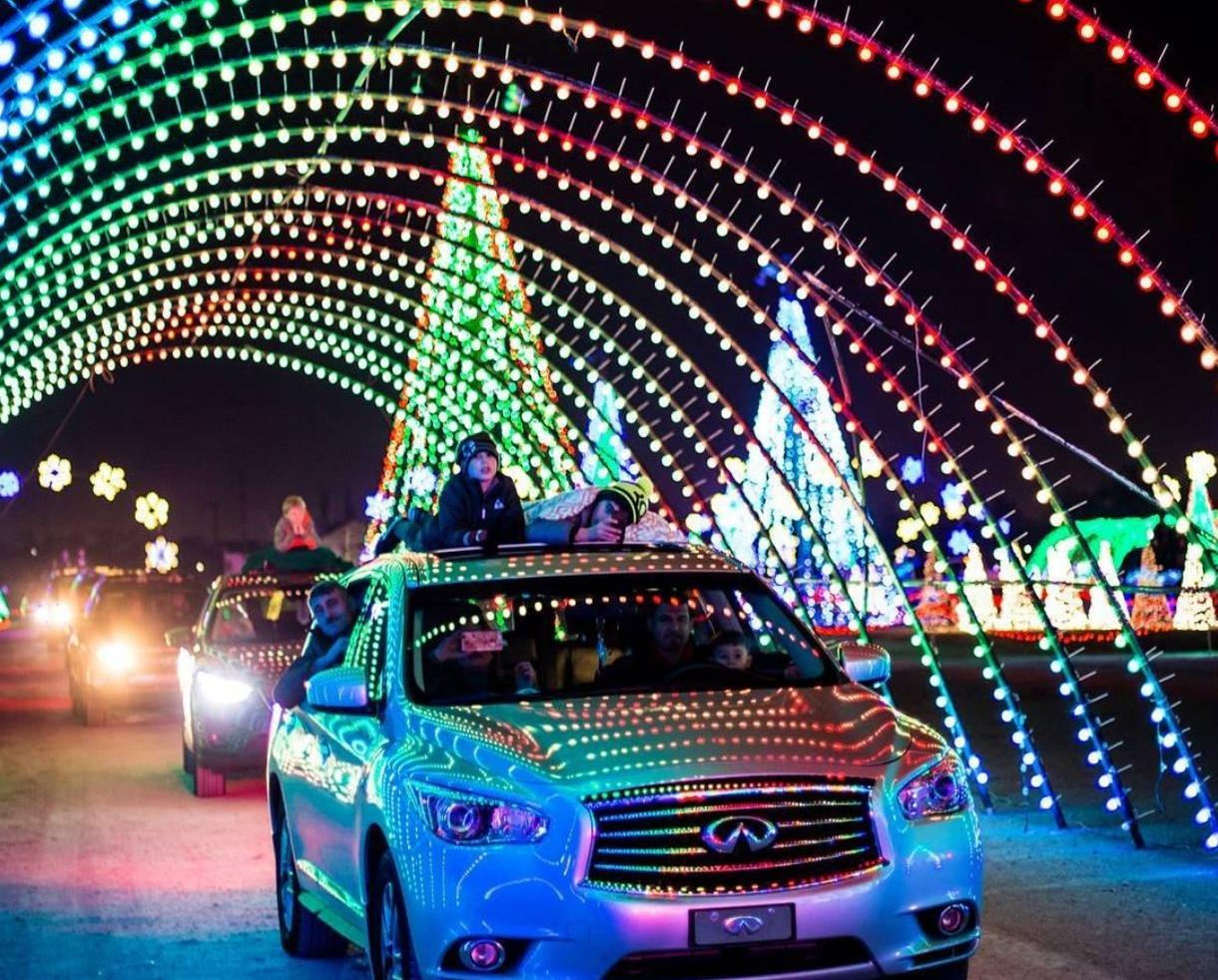 Review of Christmas in Color A DriveThru Event *PROMO