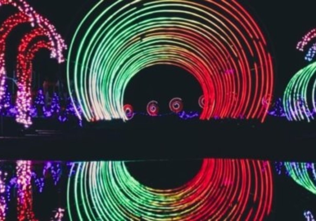 DRIVE THROUGH THE WORLD'S LARGEST ANIMATED LIGHT SHOW | Macaroni KID ...