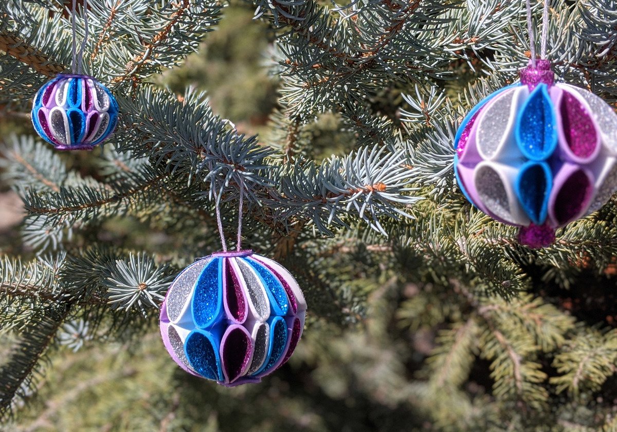 Purple Hues and Me: Glitter Foam Christmas Tree Ornament