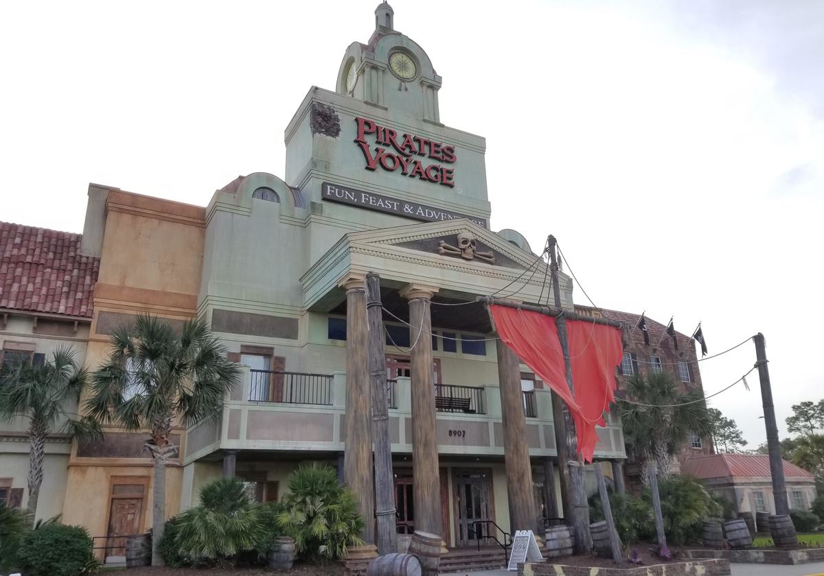 Best Myrtle Beach Attraction for Families - Pirates Voyage Dinner Show