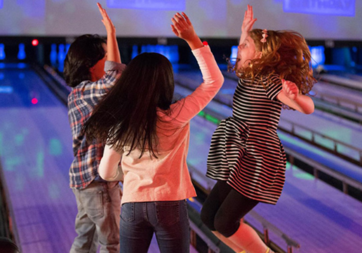 PlayAtHome with preschool children, Bowling game I UNICEF Montenegro 