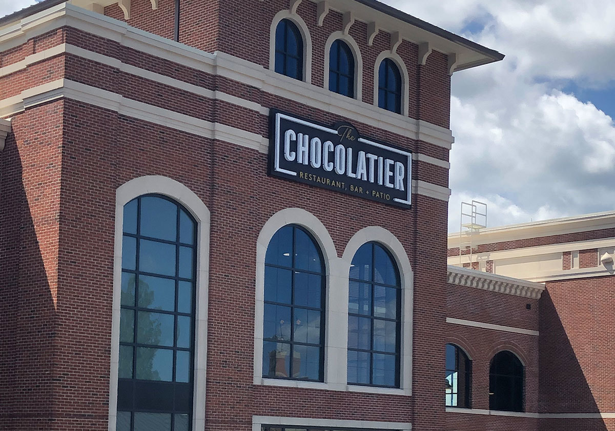 Peek Inside The Chocolatier In Hersheypark's Chocolatetown | Macaroni ...