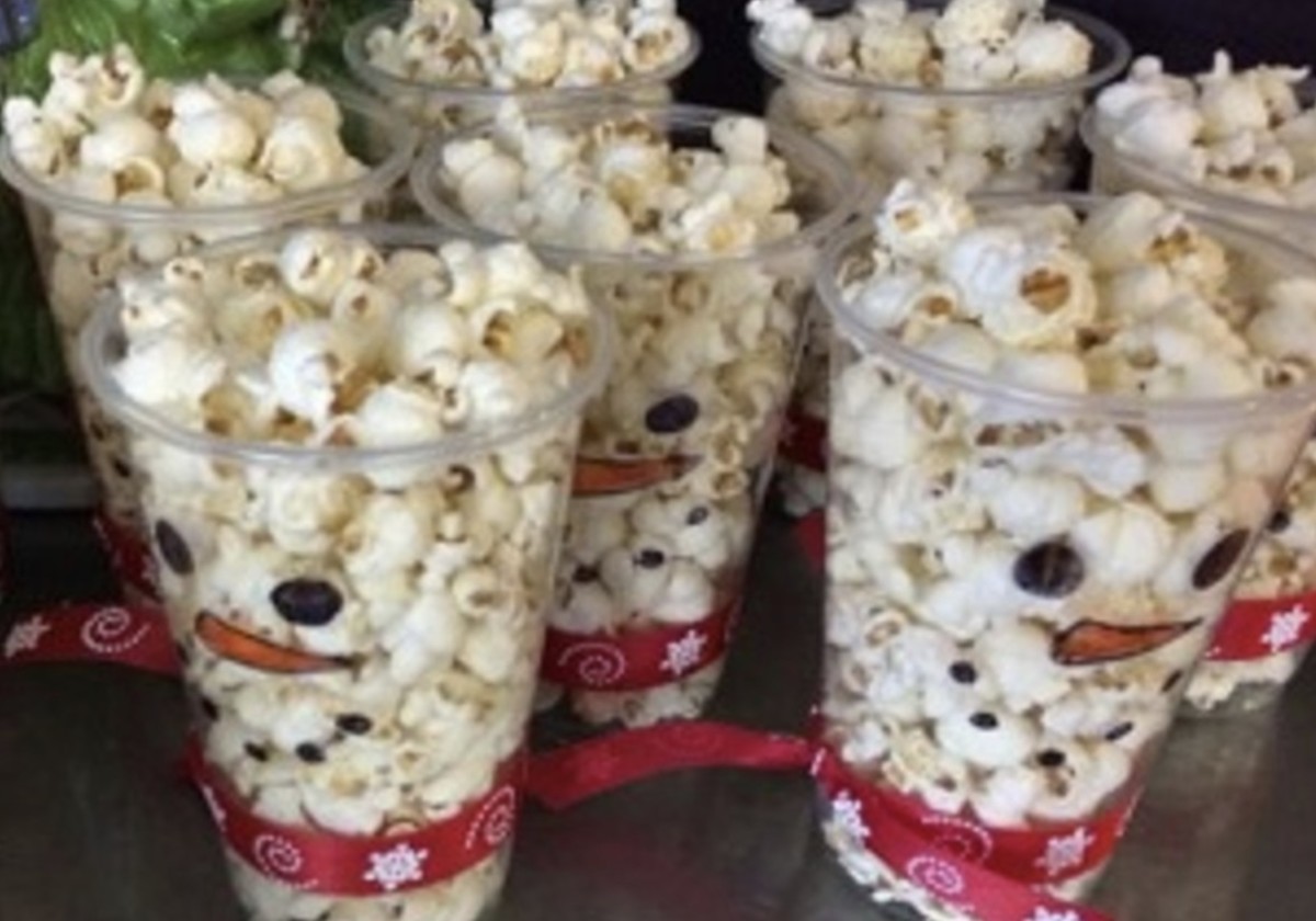 Snowmen Popcorn Cups for Movie Night | Macaroni KID Peachtree City ...