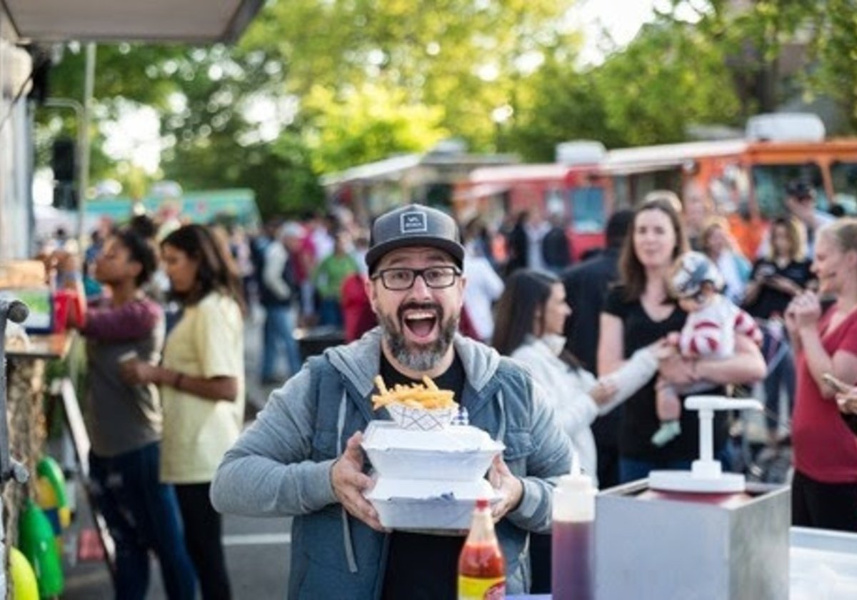 FRIDAYSNDULUTH FOOD TRUCKS, MUSIC AND FLICKS ON THE BRICKS