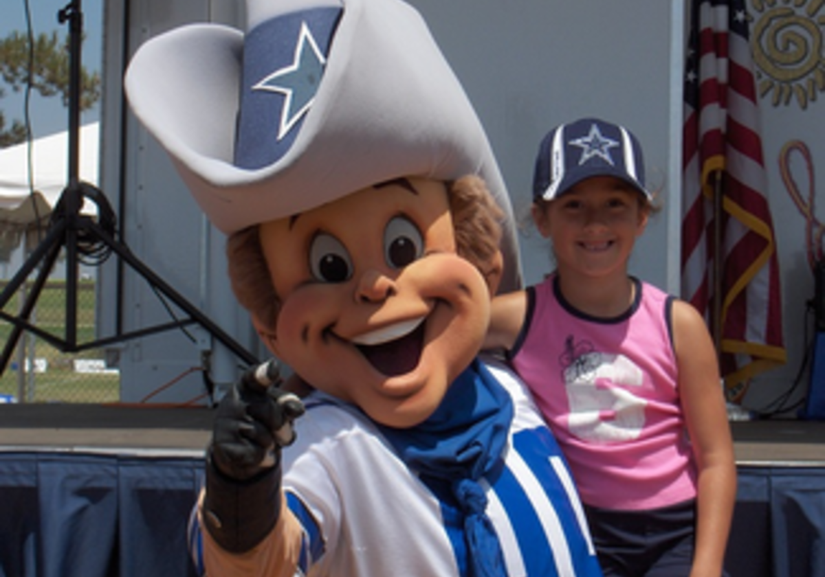 Dallas Cowboys Training Camp - Visit Camarillo