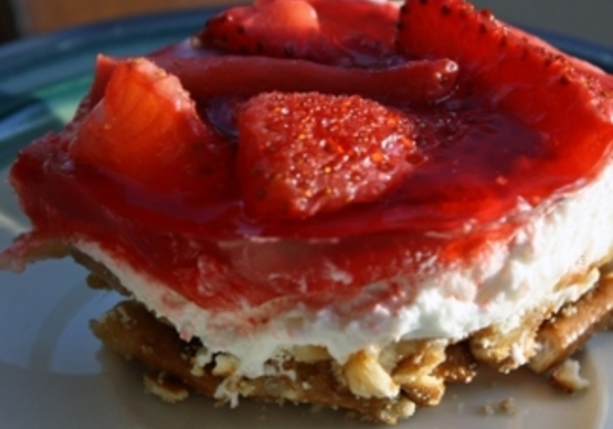 Macaroni Recipes: Strawberry Pretzel Dessert | Macaroni Kid Cedar Falls ...