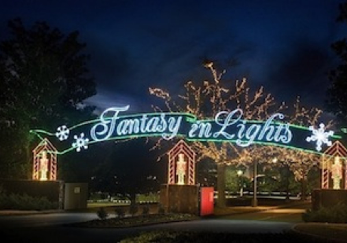 WIN 4 Tickets to Fantasy In Lights at Callaway Gardens!! Macaroni