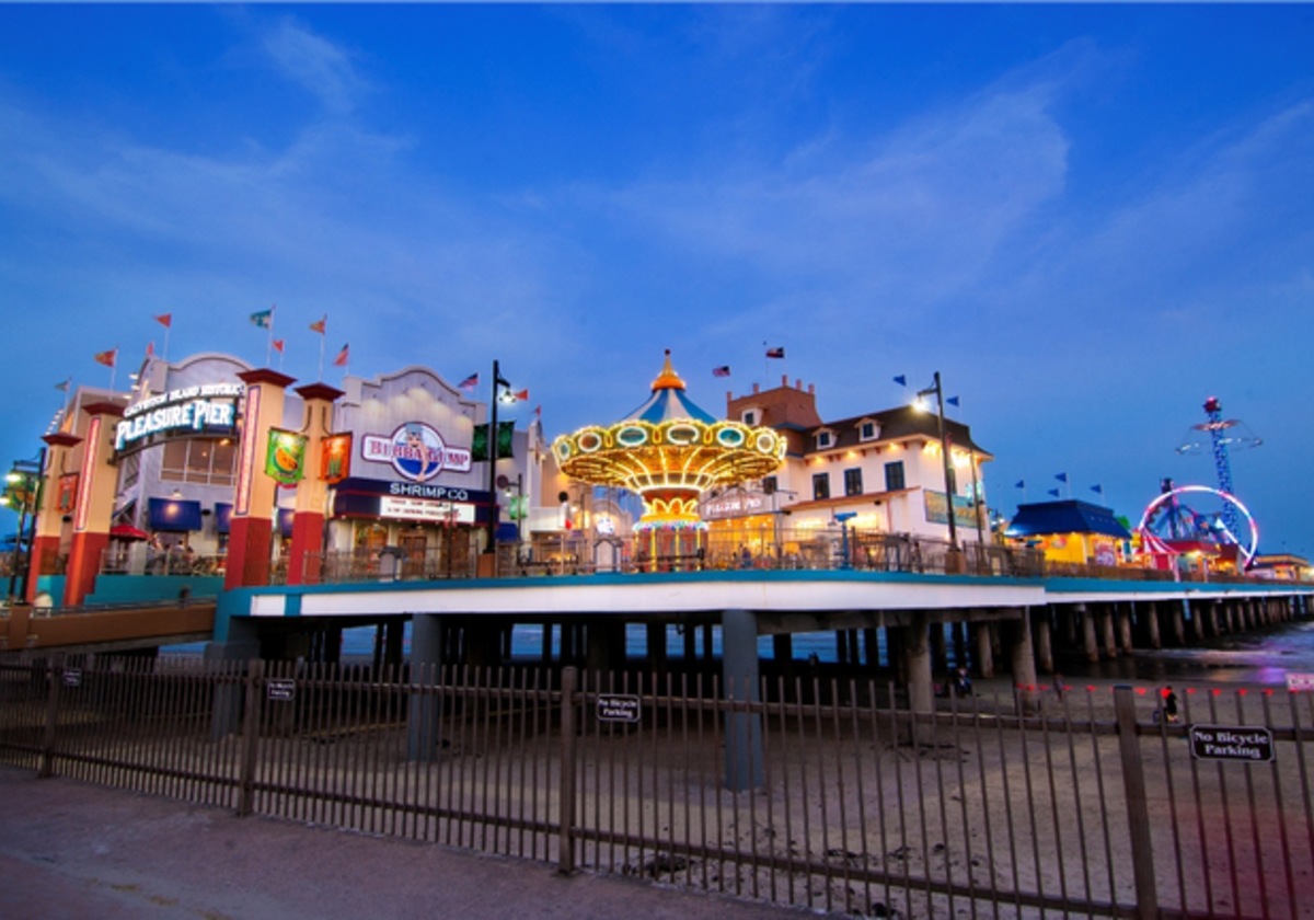 Galveston Island Historic Pleasure Pier | Macaroni KID Greater North ...