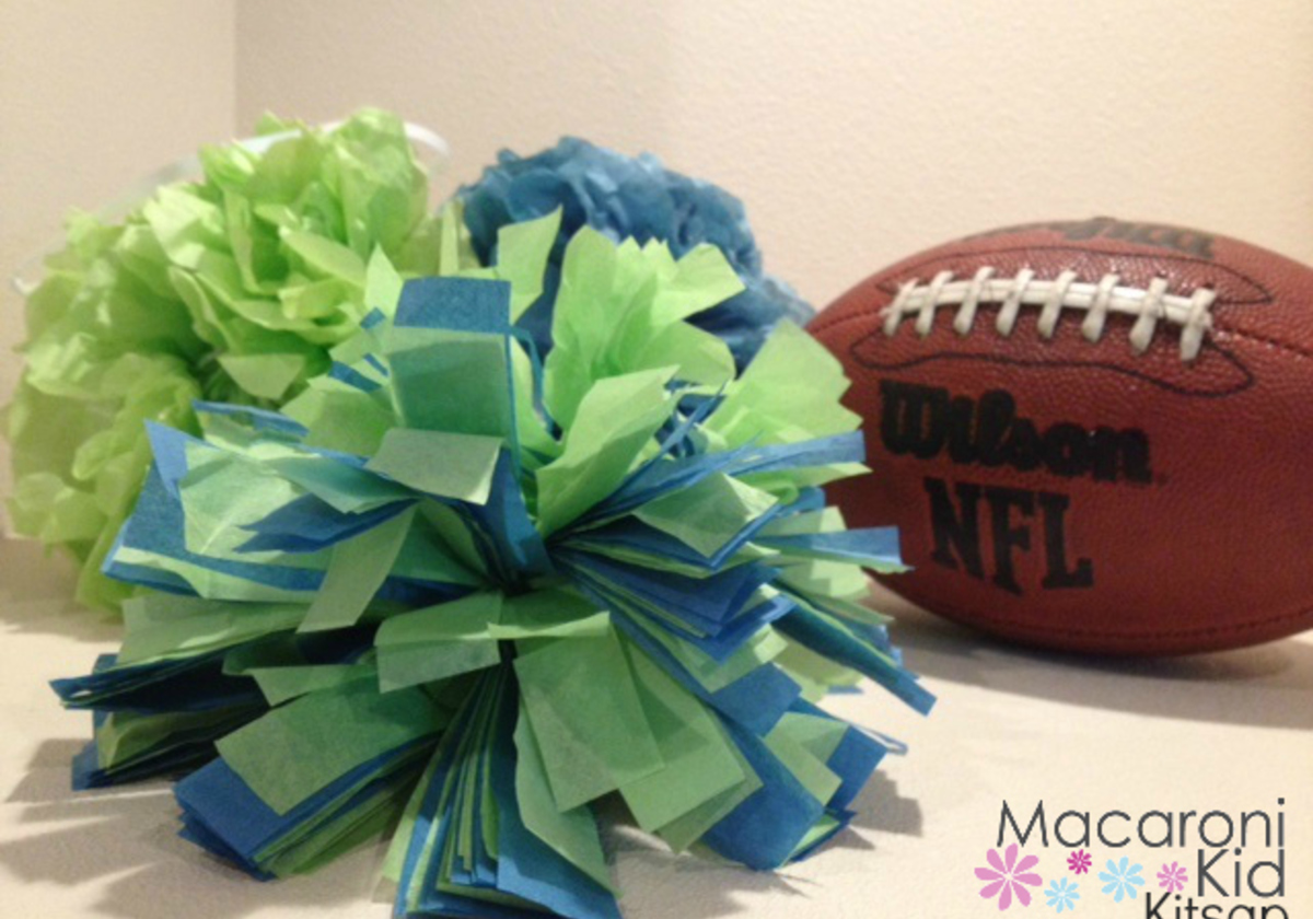 How To Make Cheer Leading Pom Poms - Seahawks colors 