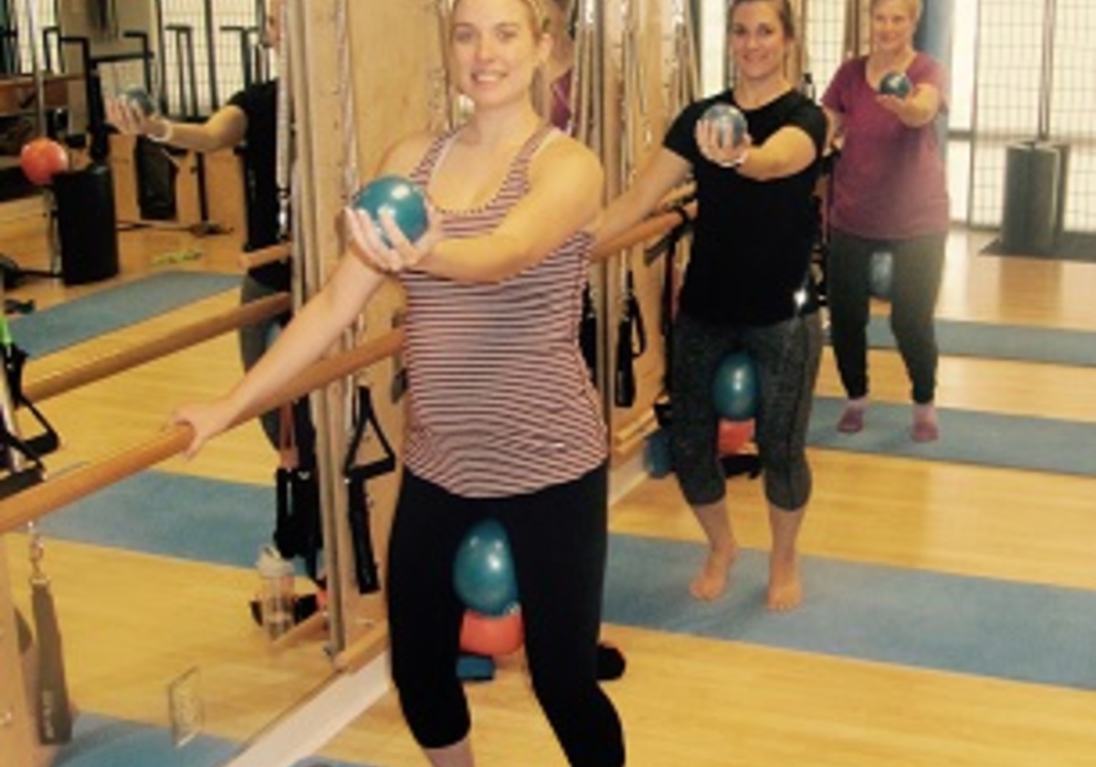 7 Benefits of Pregnancy Barre Workout - Sweatbox
