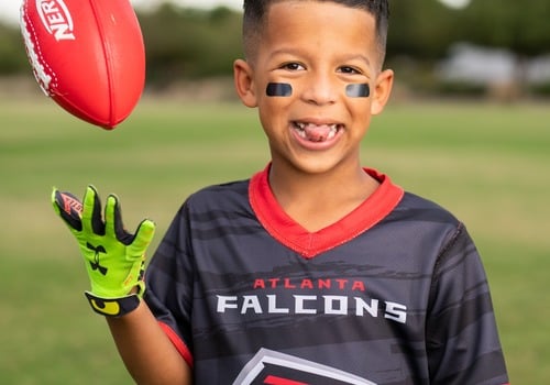NFL FLAG’s no-contact rule and team-oriented environment makes it easy for kids to come together, learn football fundamentals, and most importantly—have fun!