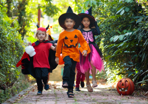 15 Ways to Stay Safe this Halloween