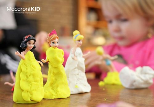 Macaroni Kid The Woodlands and Montgomery Texas DIY Play dough sensory activity for kids and toddlers