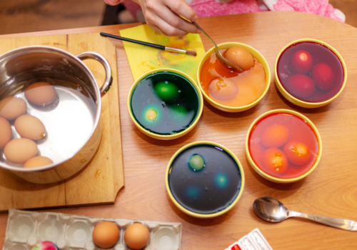 How to Make Natural Dyes For Your Easter Eggs