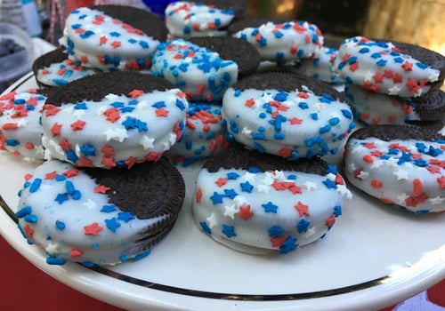 Patriotic Oreos for your holiday parties