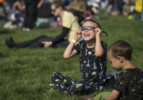 Kids with eclipse glasses