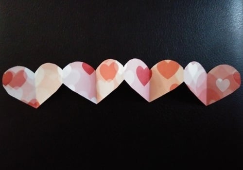 Paper Heart Chain Craft For Valentine's Day