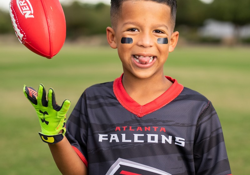 NFL FLAG’s no-contact rule and team-oriented environment makes it easy for kids to come together, learn football fundamentals, and most importantly—have fun!