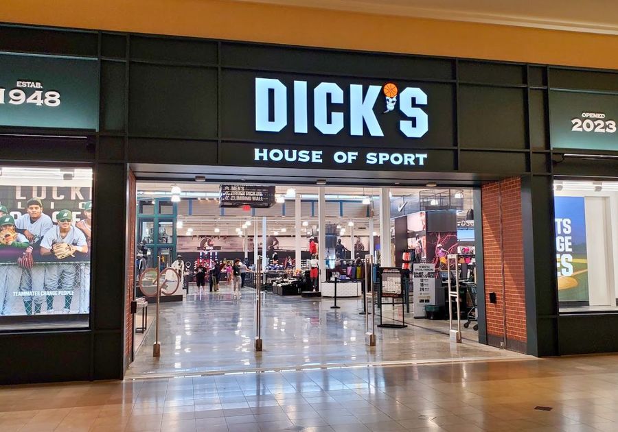 dicks house of sport mall  Oakdale Commons