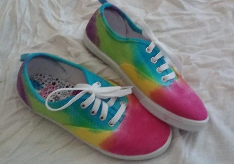 Easy Tie Dyed Shoes