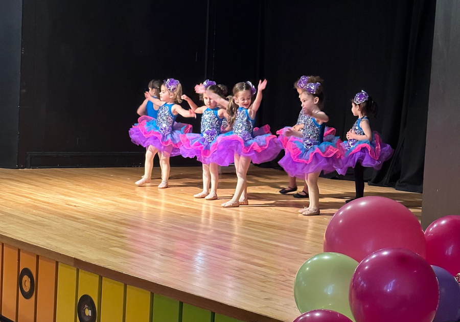little ballerinas performing