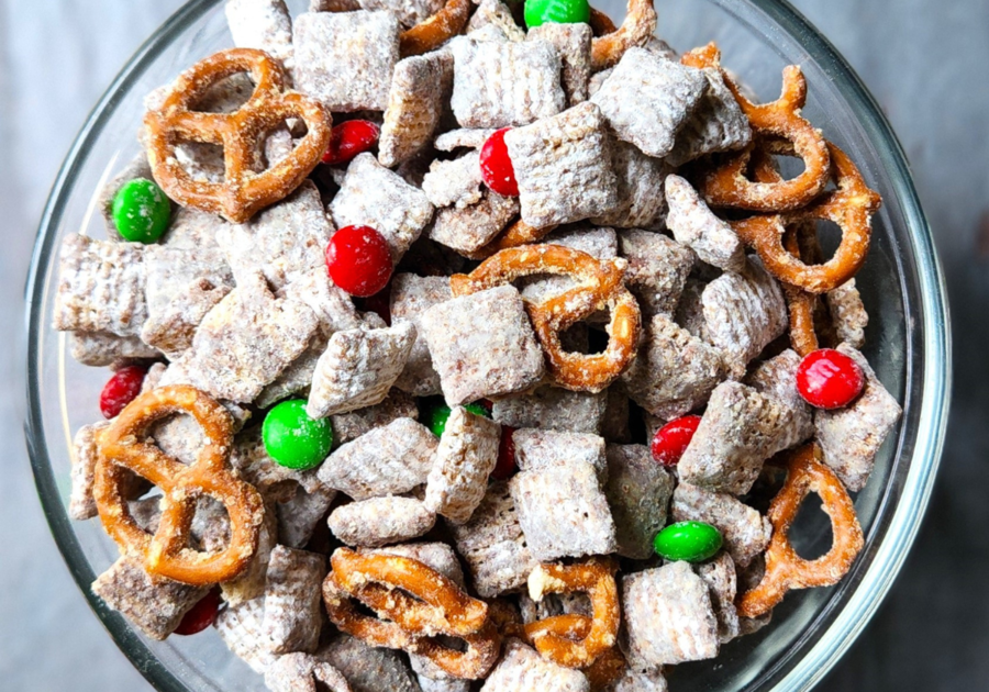 Photo of reindeer mx treat in glass bowl