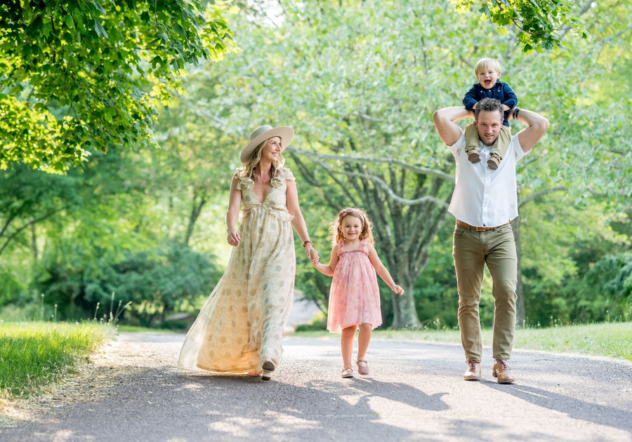 family at photoshoot