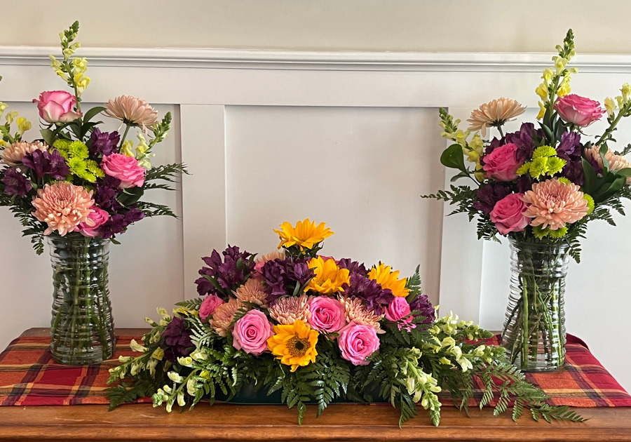 The Gentleman Florist Chesapeake VA Flower table arrangement floral display tabletop centerpiece beautiful flower bouquet