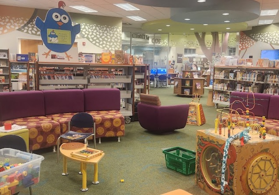 This lovely library has plenty of games, toys, activities, and entertainment for kids.
