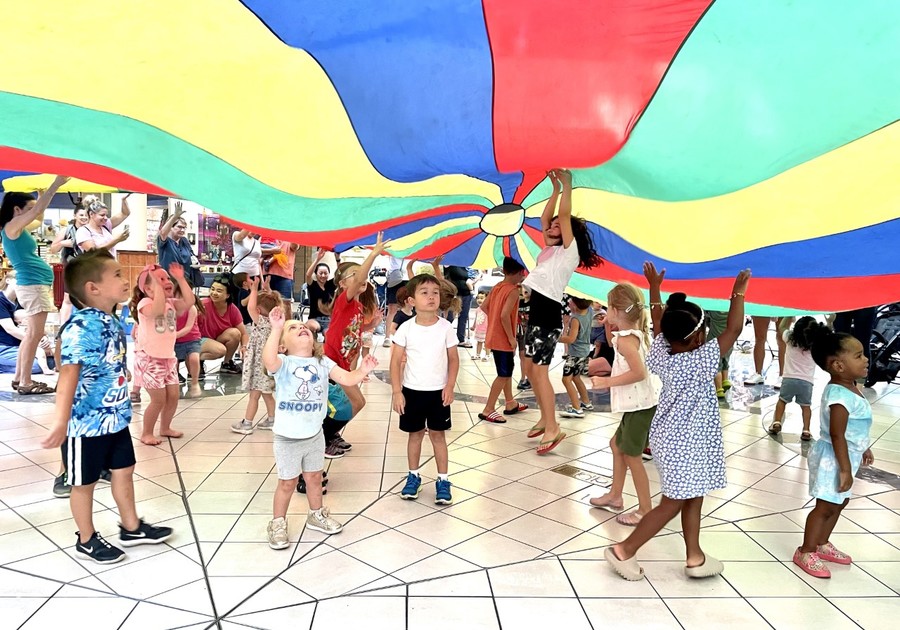 kids under parachute