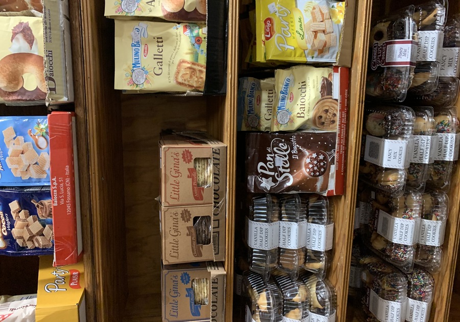 Shelves displaying Italian cookies