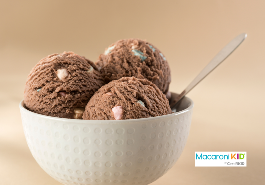 Marshmallow chocolate ice cream