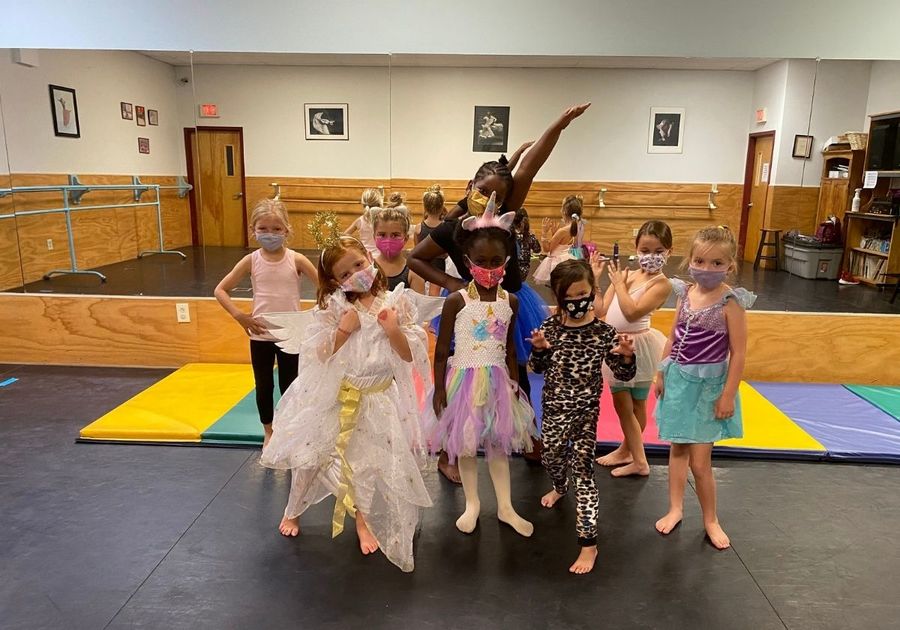 Diane Matthews School of Dance Summer Camps Dancers in a Group