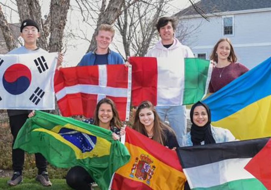 GH Students with Flag Lisa