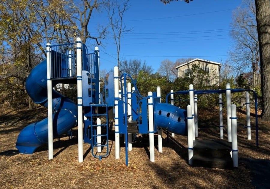 Navarre Playground - View 4 