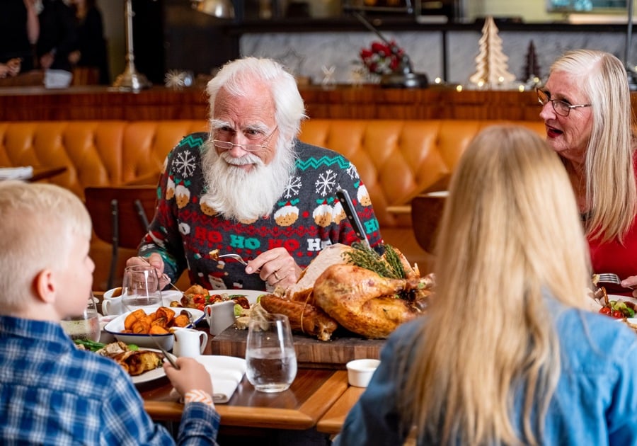 family out to eat for holiday