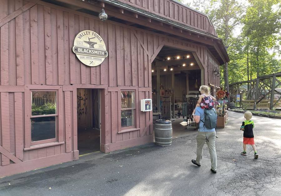 dollywood craftsman's valley