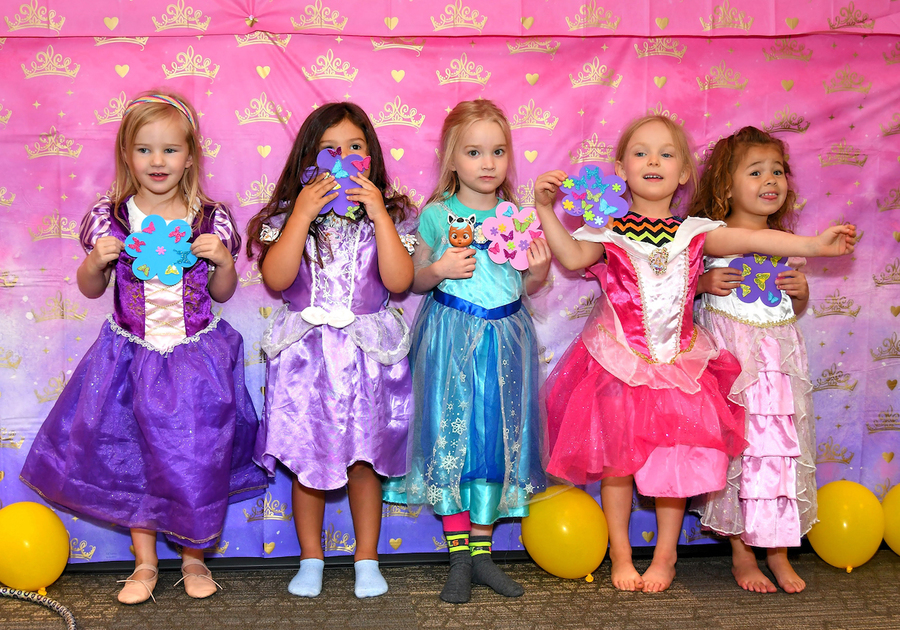5 girls at a princess birthday party