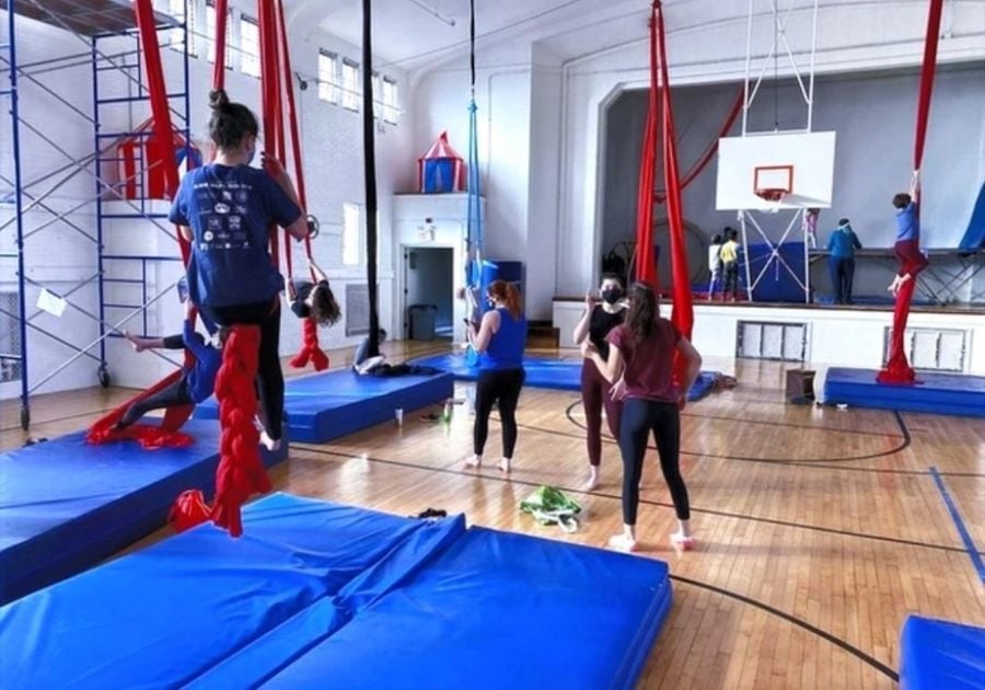 kids learning aerial ropes