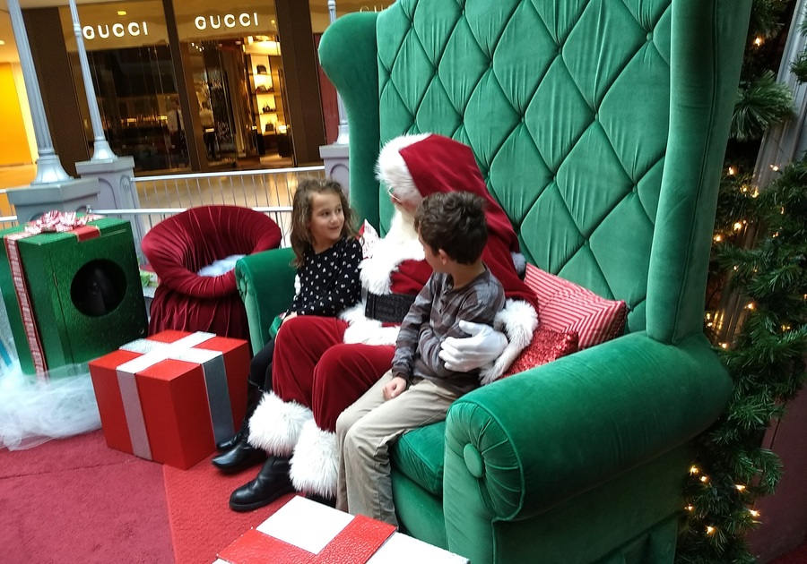 Santa Photo Experience at The Natick Mall! | Macaroni KID Framingham-Natick -Sudbury