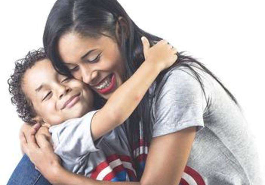 mom and child hugging