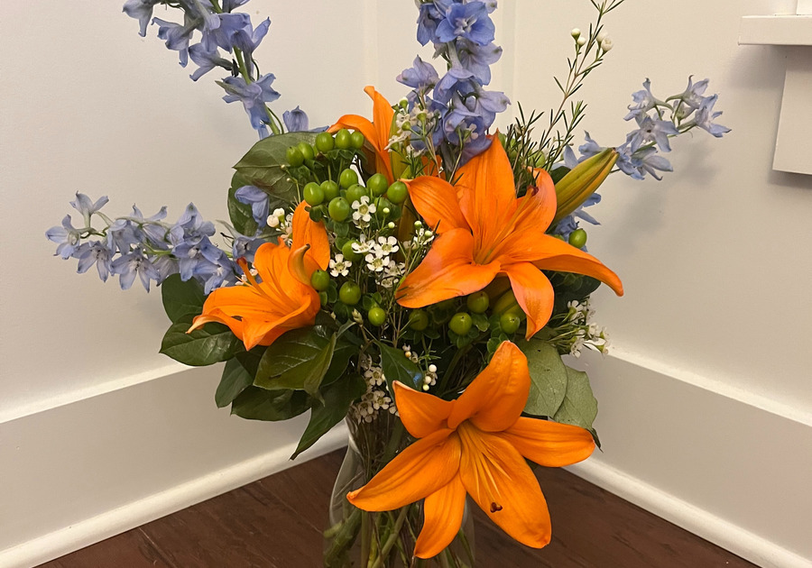 The Gentleman Florist Chesapeake VA flower arrangement bouquet of flowers floral small business veteran owned Hampton Roads VA