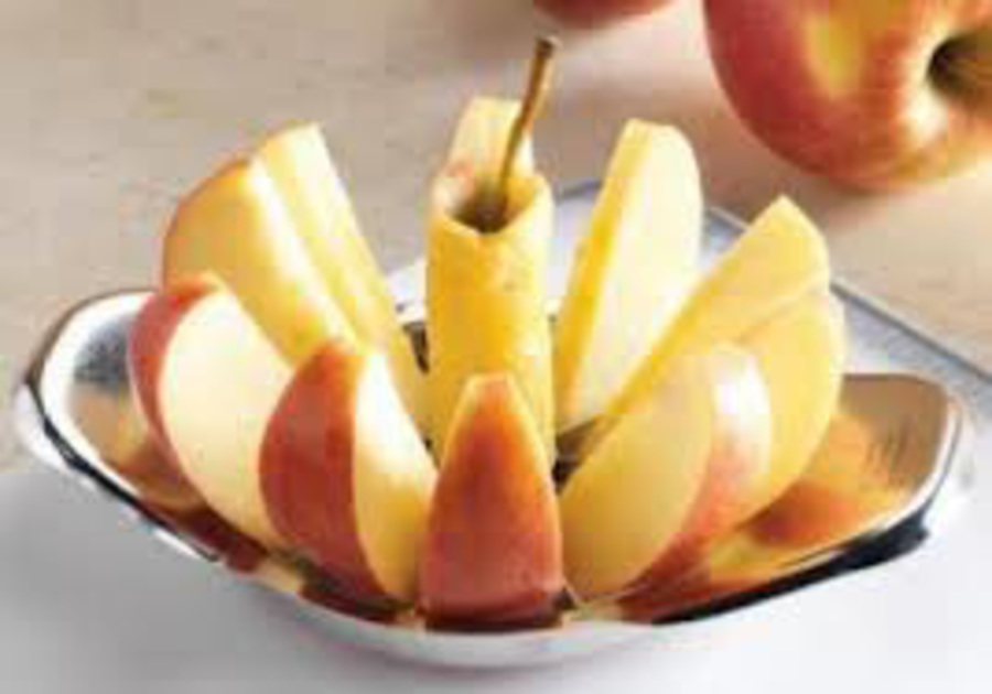 Pampered Chef APPLE CUTTER SLICER Fruit Corer and Wedger