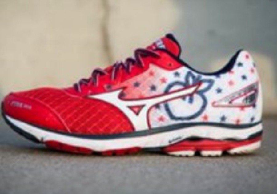 peachtree road race mizuno shoes